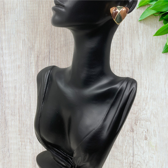 Vintage Harlequin Gold Tone Enamel Triangle Modernist Clip On Earrings Runway - Picture 4 of 5